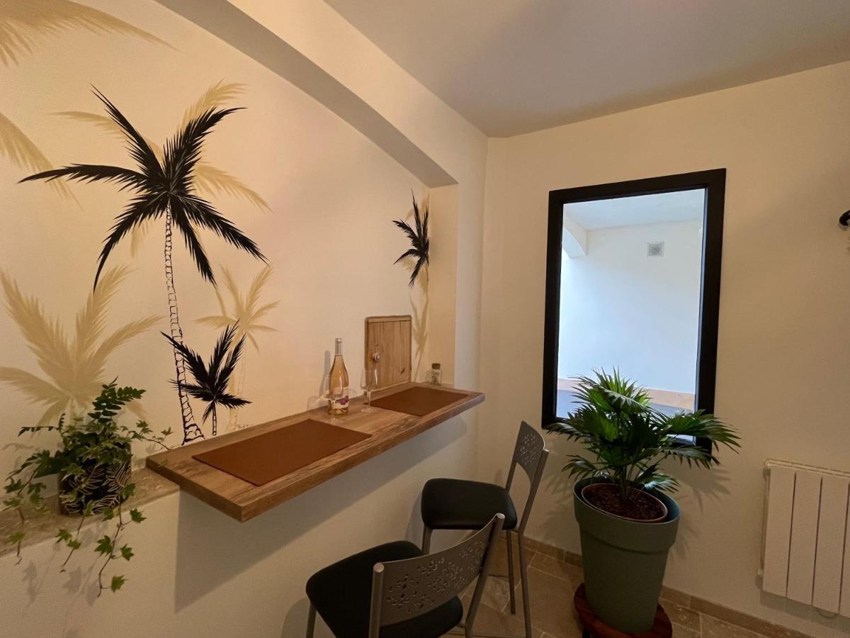 Chambre Au Calme Avec Spa Privatif Gratuit Sud Aveyron Les Palmiers Des Causses Saint-Rome-de-Tarn Luaran gambar