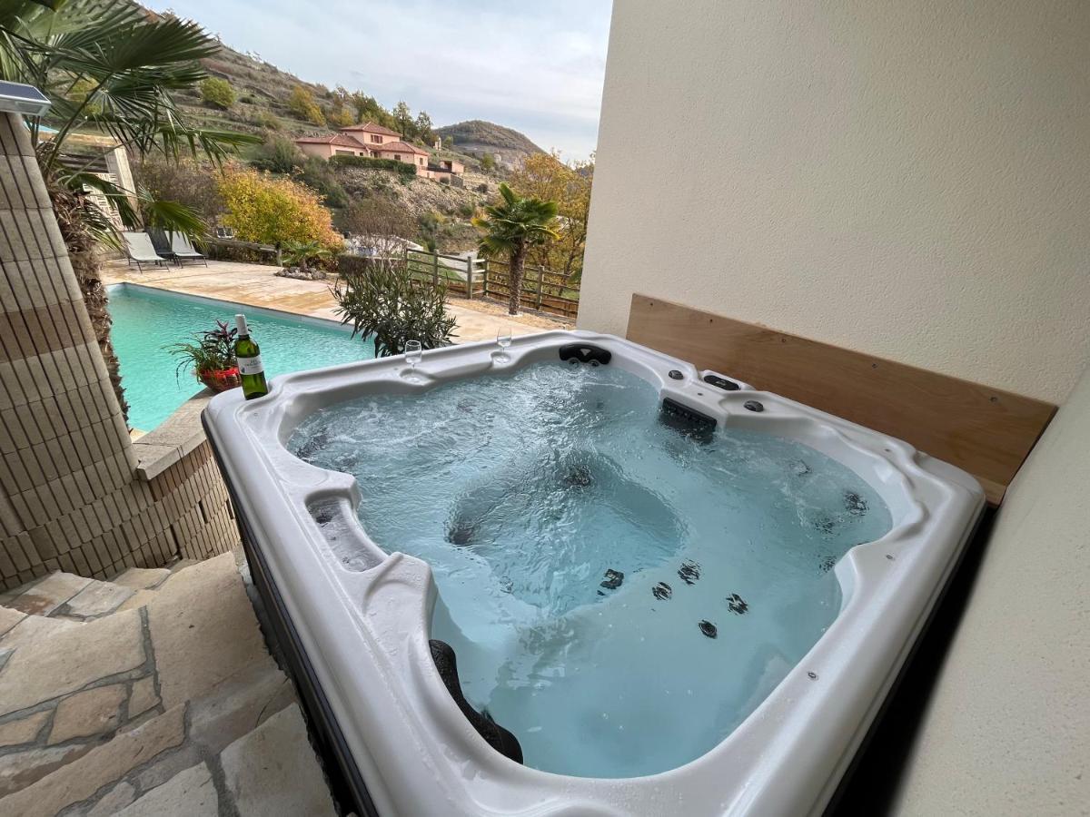 Chambre Au Calme Avec Spa Privatif Gratuit Sud Aveyron Les Palmiers Des Causses Saint-Rome-de-Tarn Luaran gambar